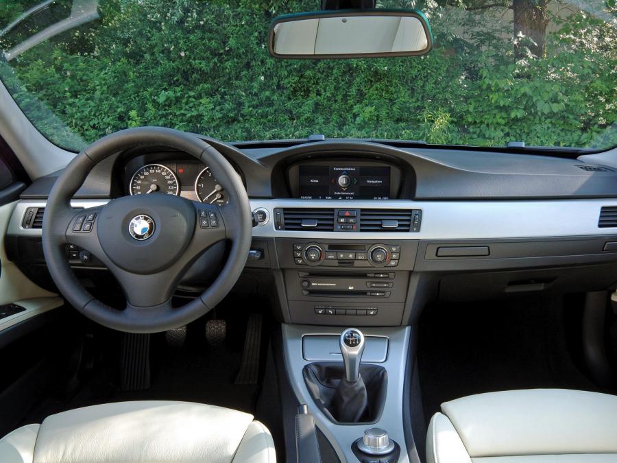  BMW 320d Touring 2006 года  (фото 6 из 16)